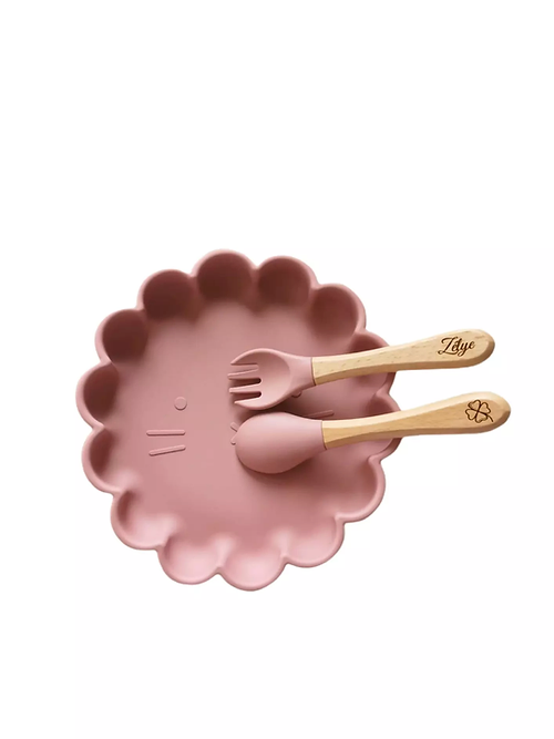Set de repas rose avec assiette et couverts personnalisés